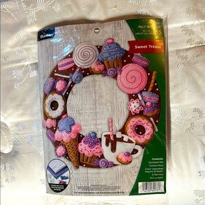 Sweet Treats Felt Wreath Kit
